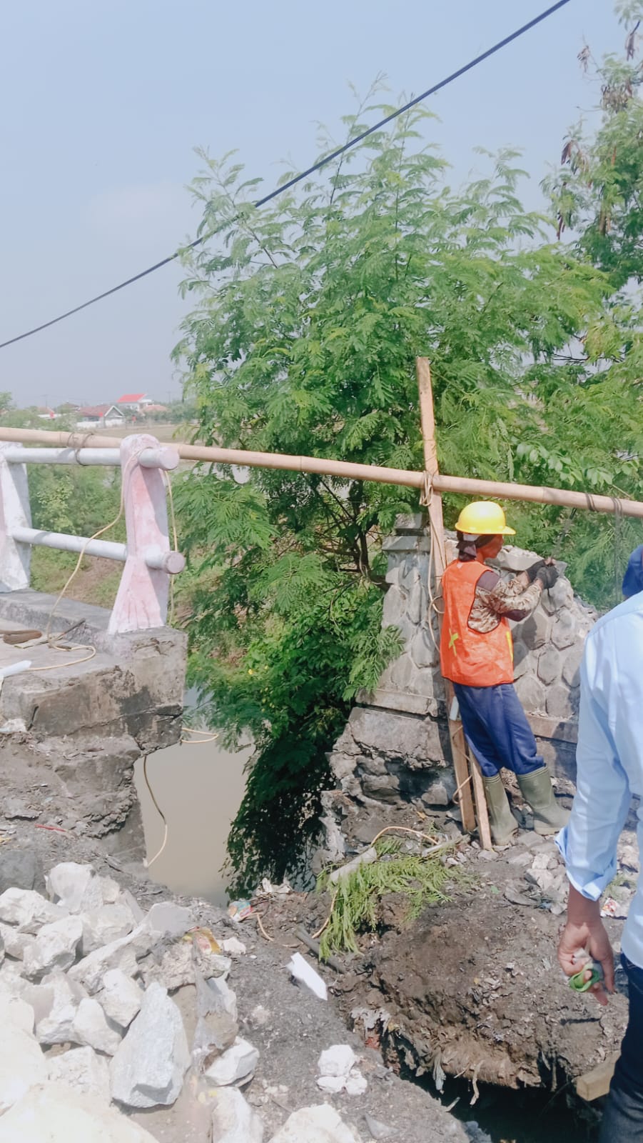 Kurangnya Pengawasan Dinas PUPR Dipertanyakan, Proyek Pemeliharaan Jembatan Gempol Roke Disorot