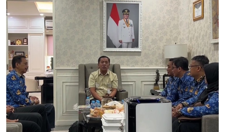 Pemkab Karawang Percepat Realisasi Program LKS Gratis untuk Siswa SD dan SMP