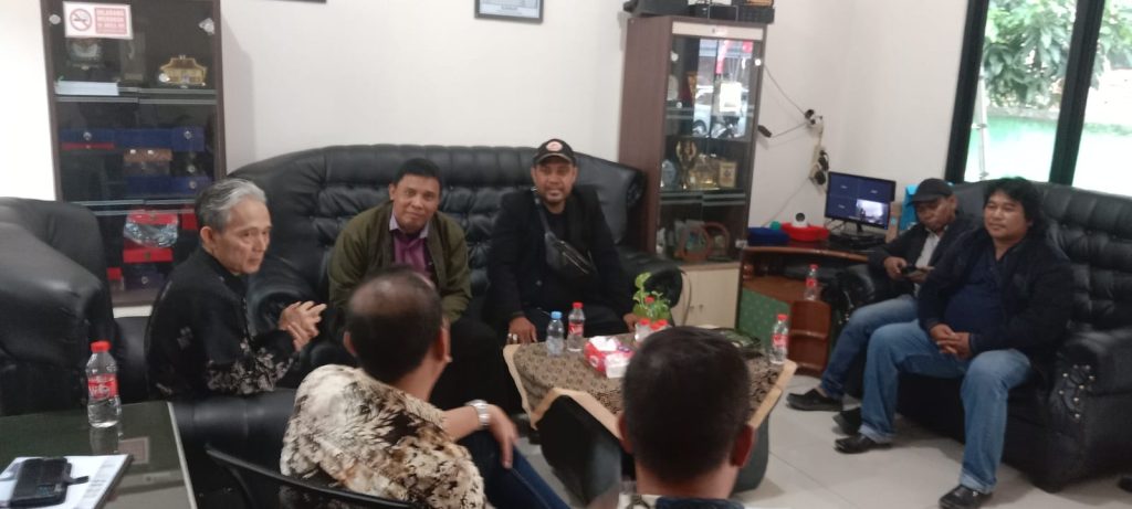Ketua DPC LSM ELANG MAS Karawang Kunjungi Kantor Kesbangpol, Perkuat Silaturahmi dan Sinergitas