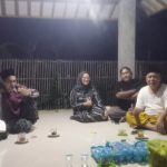 Jelang Pilkades Amansari, Nani Komala Sari Makin Intens Silaturahmi, Jemput Doa hingga Sungkeman kepada Orang Tua H. Ade Eko