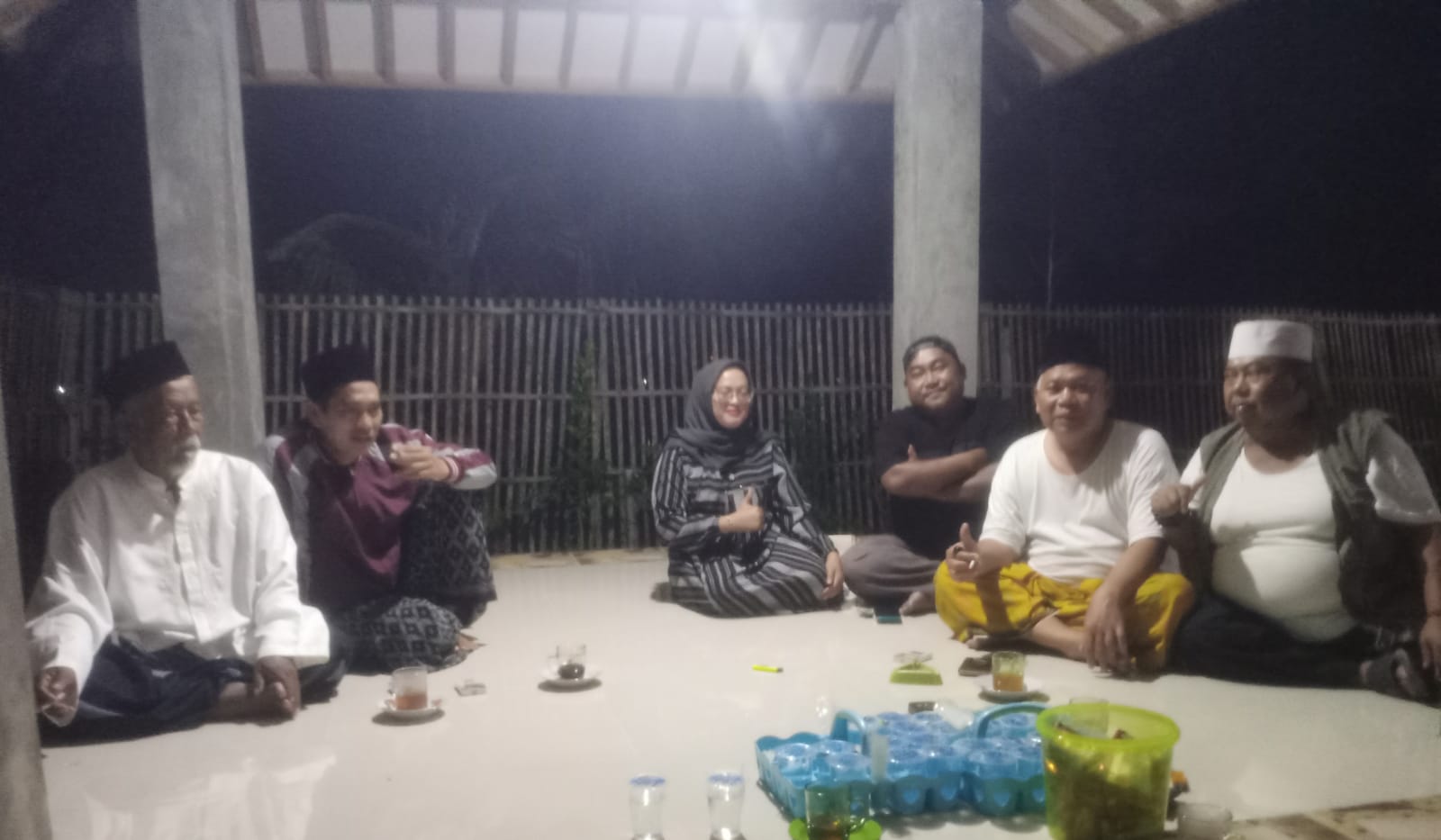 Jelang Pilkades Amansari, Nani Komala Sari Makin Intens Silaturahmi, Jemput Doa hingga Sungkeman kepada Orang Tua H. Ade Eko
